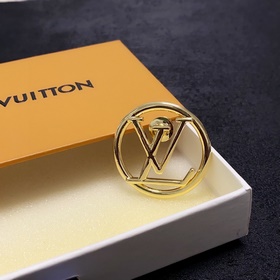 Новая брошь из коллекции Louis Vuitton — это украшение, которое л