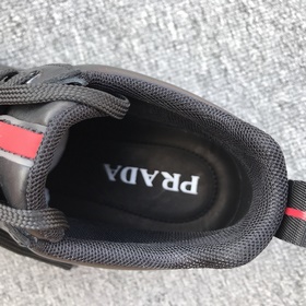 Prada/Prada Кожаные ботинки на шнурках. Эти кожаные ботинки вопло