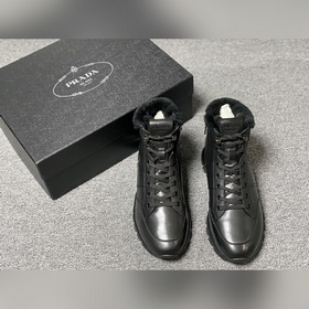 Prada/ Мужские высокие шнурованные кроссовки Prada 2025 из кожи с