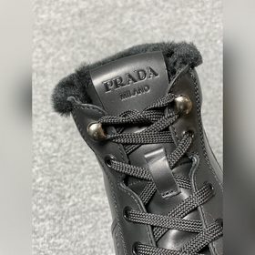 Prada/ Мужские высокие шнурованные кроссовки Prada 2025 из кожи с