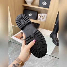 Новые ботинки Prada из коллекции осень-зима 2025, приобретенные в