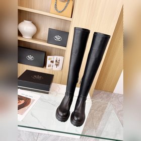Новые ботинки Prada из коллекции осень-зима 2025, приобретенные в