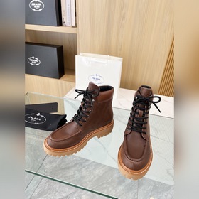 Новые ботинки Prada из коллекции осень-зима 2025, приобретенные в