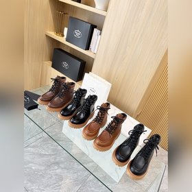 Новые ботинки Prada из коллекции осень-зима 2025, приобретенные в