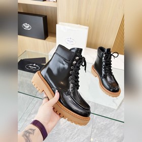 Новые ботинки Prada из коллекции осень-зима 2025, приобретенные в