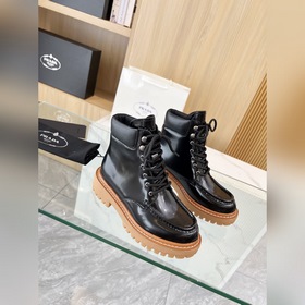 Новые ботинки Prada из коллекции осень-зима 2025, приобретенные в