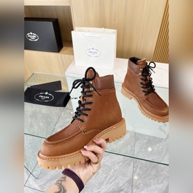 Новые ботинки Prada из коллекции осень-зима 2025, приобретенные в