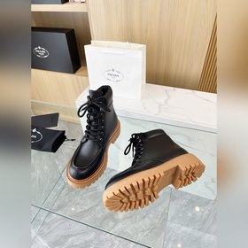 Новые ботинки Prada из коллекции осень-зима 2025, приобретенные в