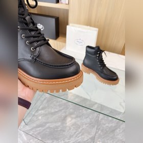 Новые ботинки Prada из коллекции осень-зима 2025, приобретенные в
