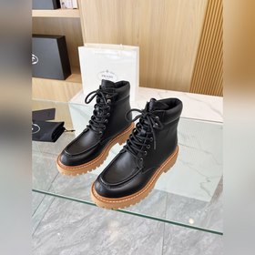 Новые ботинки Prada из коллекции осень-зима 2025, приобретенные в