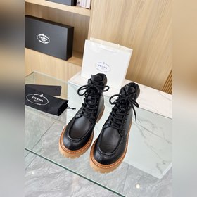Новые ботинки Prada из коллекции осень-зима 2025, приобретенные в