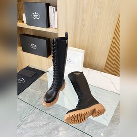 Новые ботинки Prada из коллекции осень-зима 2025, приобретенные в
