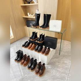 Новые ботинки Prada из коллекции осень-зима 2025, приобретенные в