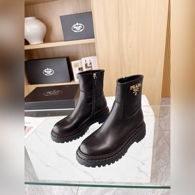 Новые ботинки Prada из коллекции осень-зима 2025, приобретенные в