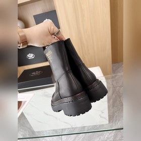 Новые ботинки Prada из коллекции осень-зима 2025, приобретенные в