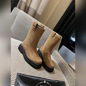 PRADA Классические ботинки с треугольным логотипом. Этот зимний а