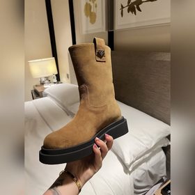 PRADA Классические ботинки с треугольным логотипом. Этот зимний а