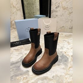 PRADA Классические ботинки с треугольным логотипом. Этот зимний а