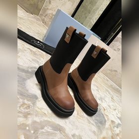 PRADA Классические ботинки с треугольным логотипом. Этот зимний а