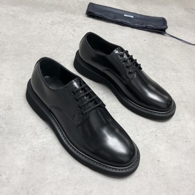 Prada/Prada Толстая подошва, формальный стиль, модель из фирменно