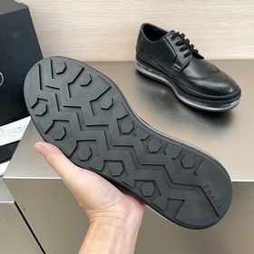 Prada/Prada Классические мужские кожаные туфли на пружине для дел
