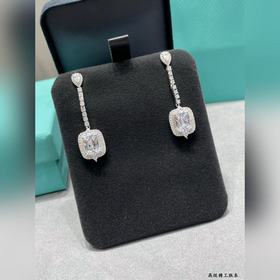 9 2 5 9780170 Белые бриллиантовые серьги Tiffany. Для торжественн