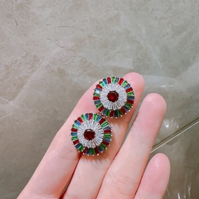 Эксклюзивные серьги Tiffany в юбилейном исполнении. Серьги-гвозди