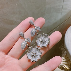 Эксклюзивные серьги Tiffany в юбилейном исполнении. Серьги-гвозди