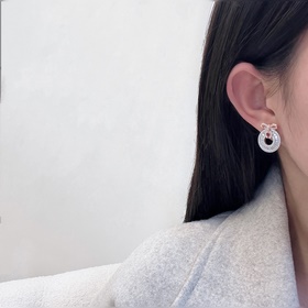 Новый товар Сережки с кодом В оригинальной упаковке Tiffany Сер