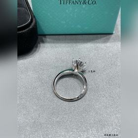 9 2 5 5140150 (код： 5678) Классическое кольцо Tiffany с тремя кар