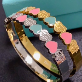 Браслет с бриллиантами в форме сердца от Tiffany & Co. Этот б
