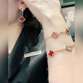 -Изображение витрины, изображение на модели -Van Cleef & Arpe