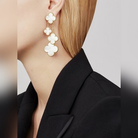 -Фотография витрины, фотография на модели - Van Cleef & Arpel