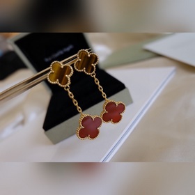 Новинка от Van Cleef &amp; Arpels VCA! Тщательно изготовленные се