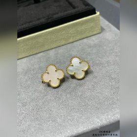V Gold-plated 5110210 VCA высококачественные серьги в форме белог