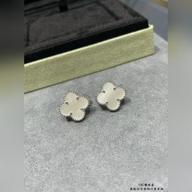 V Gold-plated 5110210 VCA высококачественные серьги в форме белог