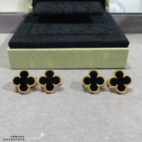 V Gold-plated 5110210 VCA высококачественные серьги в форме четыр