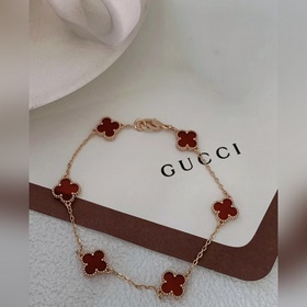 Мини-шестилепестковый красный агат Vca Van Cleef & Arpels. Не