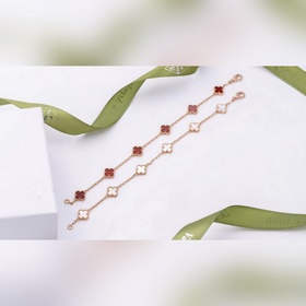 Мини-шестилепестковый красный агат Vca Van Cleef & Arpels. Не