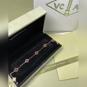 Мини-шестилепестковый красный агат Vca Van Cleef & Arpels. Не