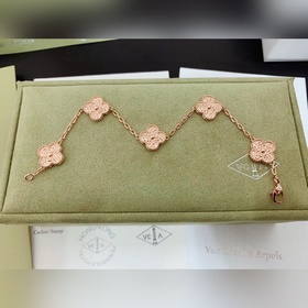 Классический браслет Van Cleef & Arpels с пятилепестковым кле