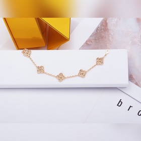 Классический браслет Van Cleef & Arpels с пятиконечным клевер