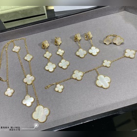 V Gold Plated 5240410 VCA Four-Leaf Clover High-End White Pearl I