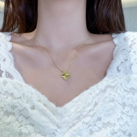 -Изображение витрины, изображение на модели -Van Cleef & Arpe
