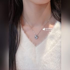 -Изображение витрины, изображение на модели -Van Cleef & Arpe