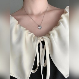 -Изображение витрины, изображение на модели -Van Cleef & Arpe