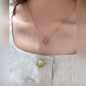 -Изображение витрины Изображение на модели -Van Cleef & Arpel
