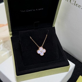 Популярный новый цвет. Серия VCA от Van Cleef & Arpels. Натур