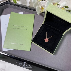 Vca Van Cleef & Arpels Рождественская лимитированная серия «Р