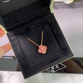 Vca Van Cleef & Arpels Рождественская лимитированная серия «Р